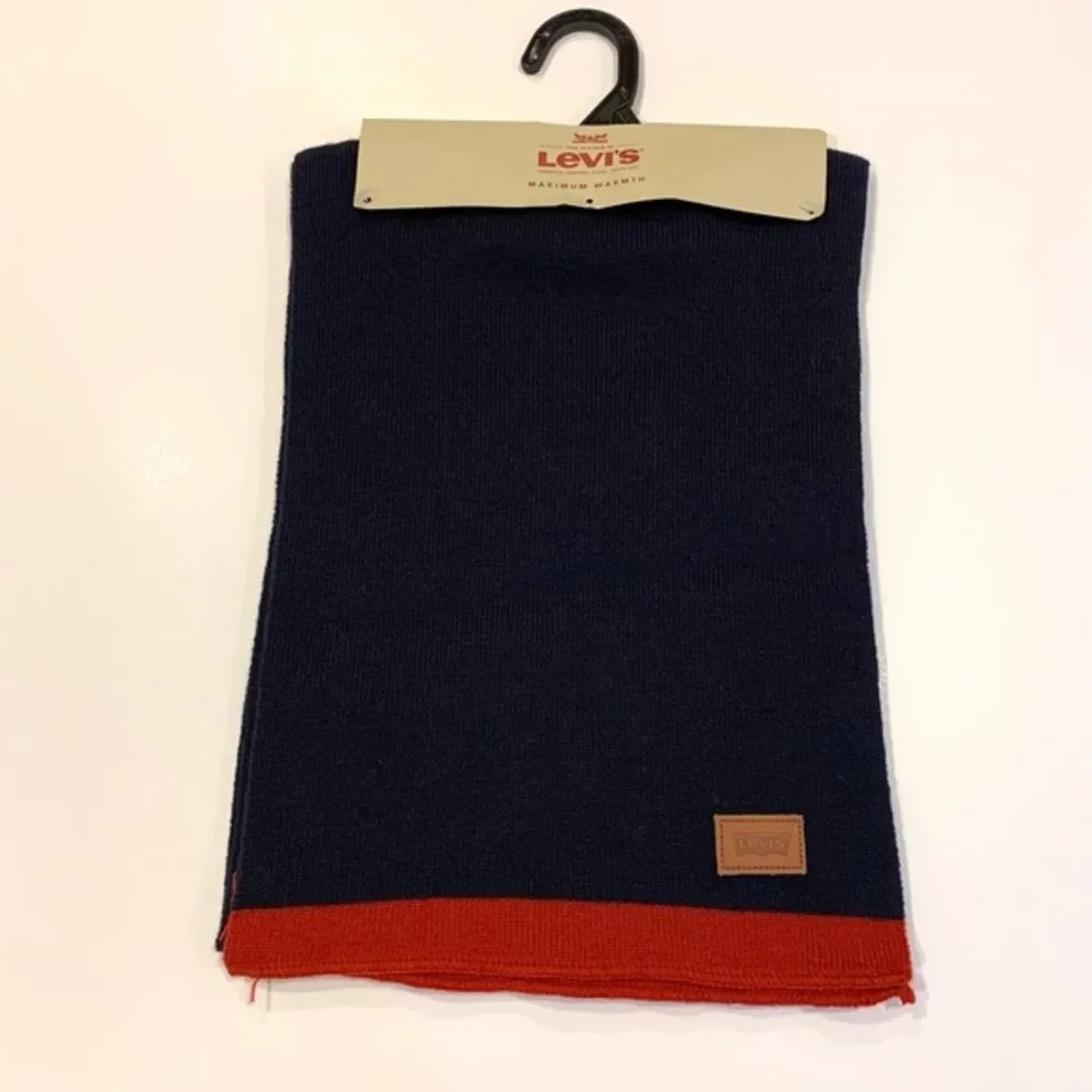 NWT Levi’s Acrylic Navy‎ Scarf